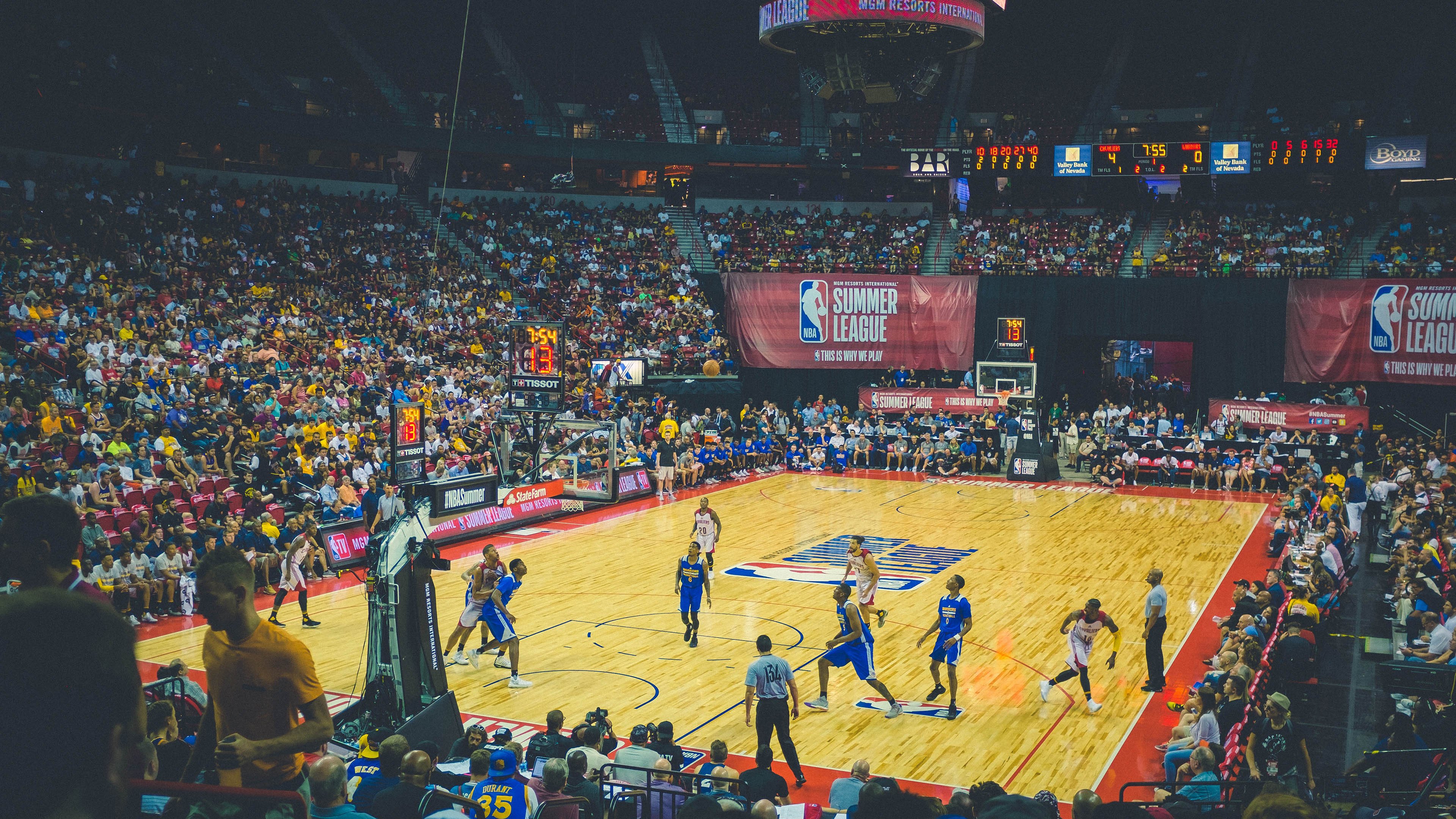 格纳布里之夜，当篮球场响起足球的狂想曲